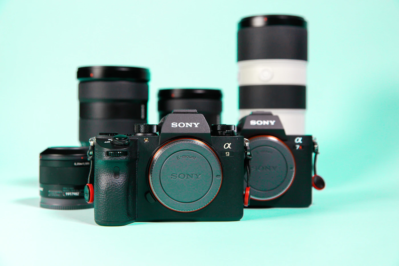 Bộ máy ảnh Sony và các ống kính